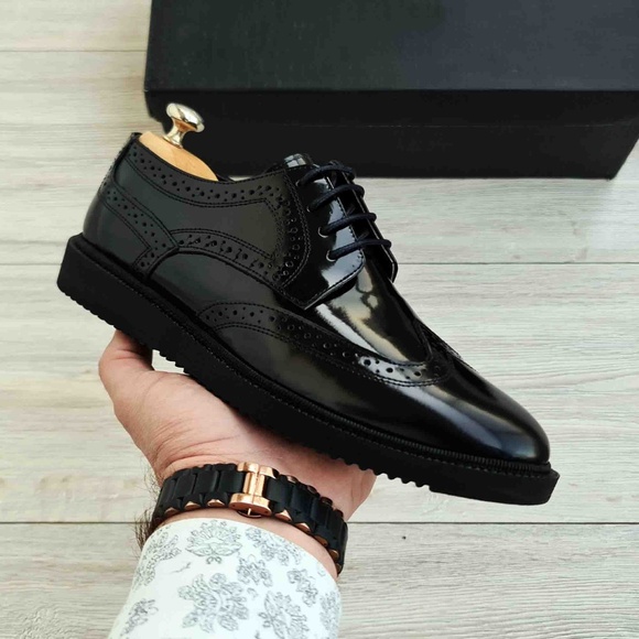 Men's Leather Wingtip Oxfords - Picture 2 of 5